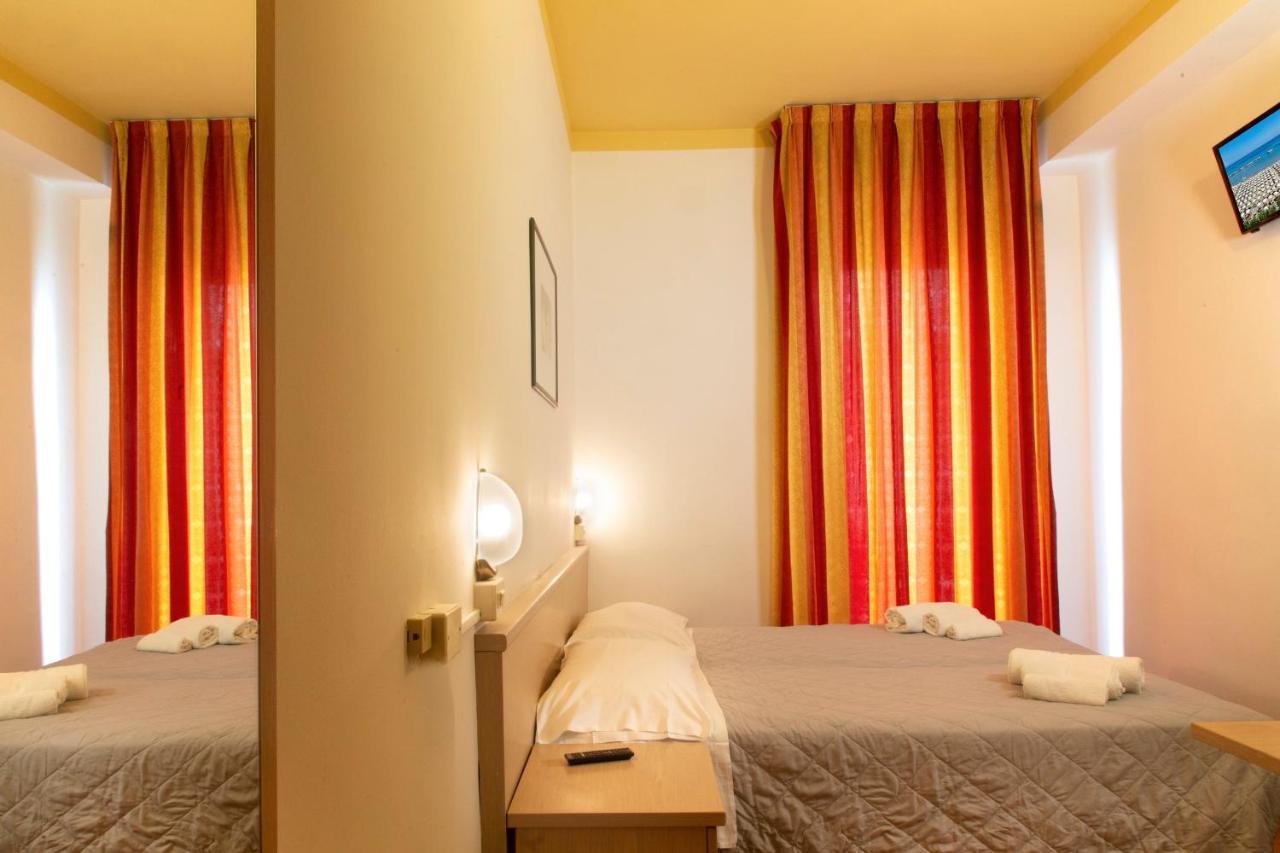 Hotel Pacesetter Rimini Exterior foto