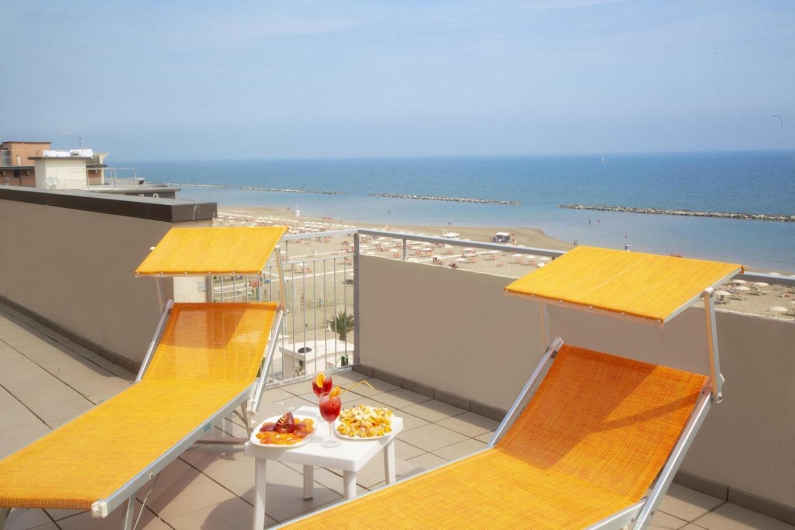 Hotel Pacesetter Rimini Exterior foto