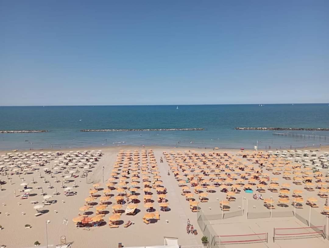 Hotel Pacesetter Rimini Exterior foto