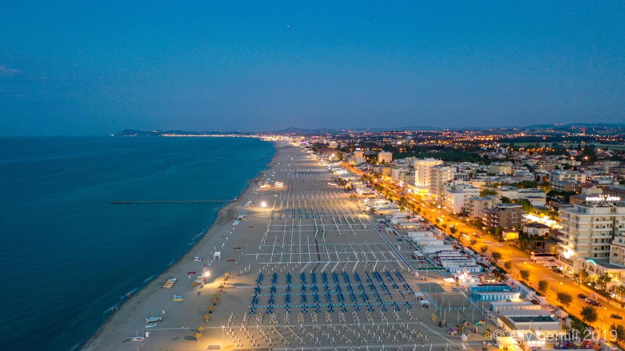 Hotel Pacesetter Rimini Exterior foto