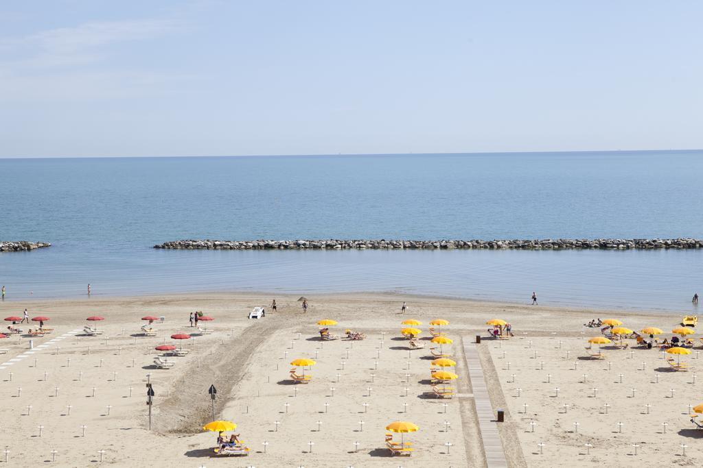 Hotel Pacesetter Rimini Exterior foto