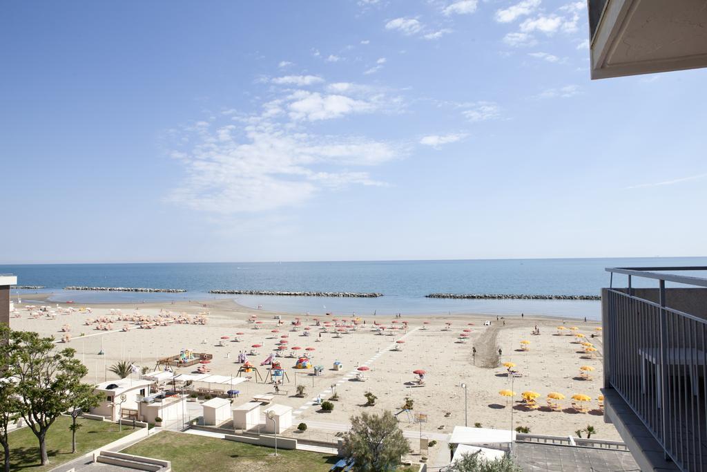 Hotel Pacesetter Rimini Exterior foto